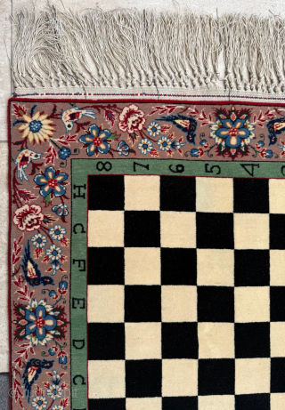 Small Isfahan Rug. It has a beautiful chessboard design, great condition and fine quality. 10 X 10 Quality. 
Size: 53 x 53 cm.

Please send me direct mail

emreaydin10@icloud.com      