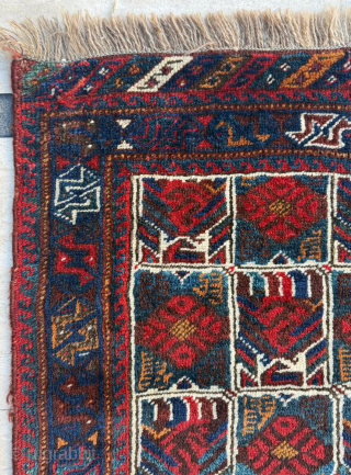 Late 19th century Persian Afshar Bag, size 75 x 75 cm. Please send me direct mail.

emreaydin10@icloud.com

Instagram - @emreaydinrug               