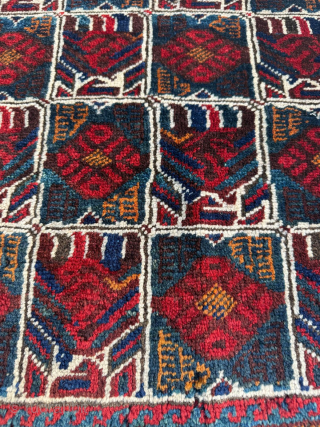 Late 19th century Persian Afshar Bag, size 75 x 75 cm. Please send me direct mail.

emreaydin10@icloud.com

Instagram - @emreaydinrug               