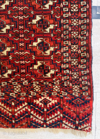 Circa 1870s Turkman Tekke Wedding Rug. Square size size, 103 x 103 cm. Please send me direct mail.

emreaydin10@icloud.com

Instagram - @emreaydinrug 

            