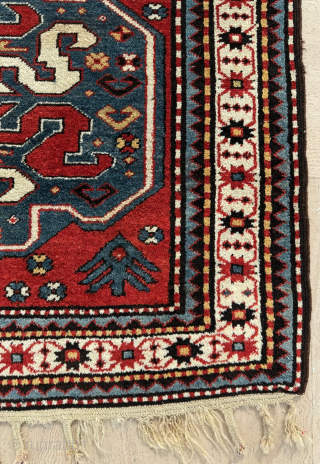 Circa 1870 Cloudband rug, size 145 x 185 cm. Please send me direct mail.

emreaydin10@icloud.com

Instagram - @emreaydinrug                 
