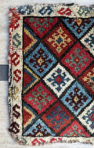 Kurd Jaf Bag, Circa 1870-1880. Size 44 x 53 cm.

Please send me direct mail.

emreaydin10@icloud.com

Instagram - @emreaydinrug                 