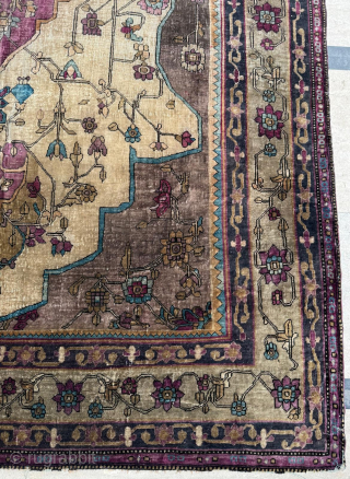 Late 19th century Silk Muhteshem Keshan Rug. Size 127 x 200 cm. Please send me direct mail.

emreaydin10@icloud.com

Instagram - @emreaydinrug              