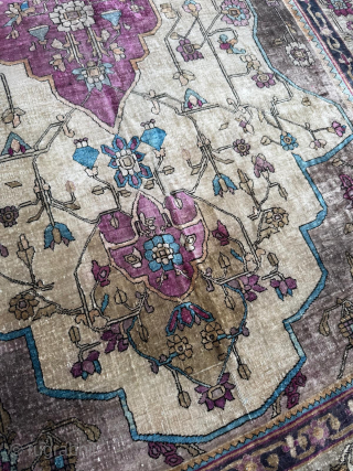 Late 19th century Silk Muhteshem Keshan Rug. Size 127 x 200 cm. Please send me direct mail.

emreaydin10@icloud.com

Instagram - @emreaydinrug              