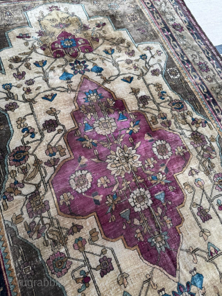 Late 19th century Silk Muhteshem Keshan Rug. Size 127 x 200 cm. Please send me direct mail.

emreaydin10@icloud.com

Instagram - @emreaydinrug              