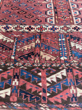 Mid 19th Century Yomud Engsi , size 140 x 170 cm. Please send me direct mail.
emreaydin10@icloud.com
Instagram - @emreaydinrug