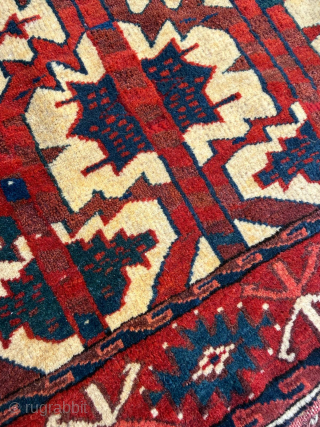 Mid 19th century Yomud Asmalyk. Size 67 x 114 cm. Please send me direct mail.
emreaydin10@icloud.com
Instagram - @emreaydinrug