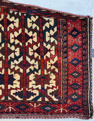 Mid 19th century Yomud Asmalyk. Size 67 x 114 cm. Please send me direct mail.
emreaydin10@icloud.com
Instagram - @emreaydinrug
