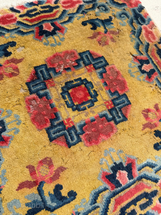 19th century Chinese Bag. Size 66 x 72 cm. Please send me direct mail.
emreaydin10@icloud.com
Instagram - @emreaydinrug