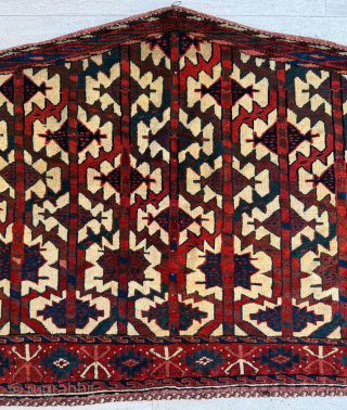 Mid 19th century Yomud Asmalyk. Size 67 x 114 cm. Please send me direct mail.
emreaydin10@icloud.com
Instagram - @emreaydinrug