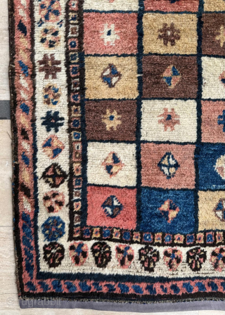 Late 19th Century Gabbeh Rug, size 130 x 175 cm. Please send me direct mail.
emreaydin10@icloud.com
Instagram - @emreaydinrug