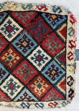 Circa 1870-1880 Kurd Jaff Bag, size 44 x 53 cm. Please send me direct mail.
emreaydin10@icloud.com
Instagram - @emreaydinrug