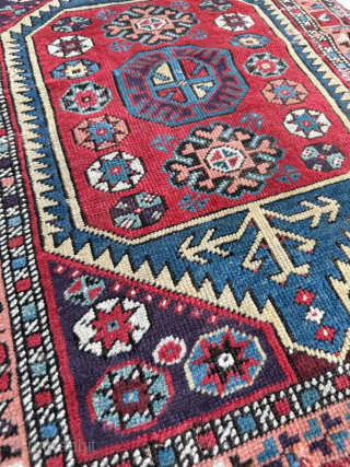 Mid 19th Century Aksaray Yastik, size 66 x 95 cm. Please send me direct mail. 

emreaydin10@icloud.com

Instagram - @emreaydinrug               