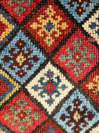 Circa 1870-1880 Kurd Jaff Bag, size 44 x 53 cm. Please send me direct mail.
emreaydin10@icloud.com
Instagram - @emreaydinrug
