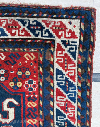 Late 19th century Caucasian Cloudband Rug
Size 141 x 216
Please send me direct mail.

emreaydin10@icloud.com

Instagram - @emreaydinrug
                  