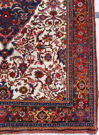 Late 19th century Bidjar Rug. Has a great white background. Size 135 x 195 cm. Please send me direct mail.
emreaydin10@icloud.com
Instagram - @emreaydinrug