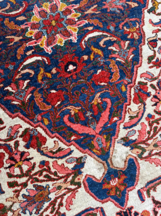 Late 19th century Bidjar Rug. Has a great white background. Size 135 x 195 cm. Please send me direct mail.
emreaydin10@icloud.com
Instagram - @emreaydinrug