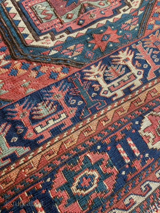 Mid 19th century Shahsevsn Sumac Bagface
Size 56 x 69 cm
Please send me direct mail.
emreaydin10@icloud.com
Instagram - @emreaydinrug