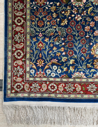 Mid 20th century Pure Silk Kayseri Rug. Great condition. Size 75 x 112 cm. Please send me direct mail.
emreaydin10@icloud.com
Instagram - @emreaydinrug