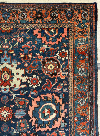 Late 19th century Persian Mahal rug. Unusual design. Has a good condition. Size 130 x 210 cm. Please send me direct mail.

emreaydin10@icloud.com

Instagram - @emreaydinrug         