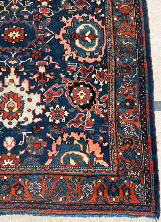 Late 19th century Persian Mahal rug. Unusual design. Has a good condition. Size 130 x 210 cm. Please send me direct mail.

emreaydin10@icloud.com

Instagram - @emreaydinrug         