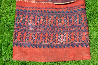 Rare antique complete Yüncü kilim (farda) heybe. Late 19th c. Wool. Saturated patinated natural dyes. Very good condition. Published in the bible of West Anatolian heybes by Bieber, Pinkwart and Steiner "Heybe".  ...