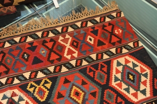 Terrific Kelim, KAUKASUS, around 1900, ca. 328 x 198 cm

Very wide and colourful Kelim in very good condition!

The ends of this Kelim are also very specially made and still original.

   