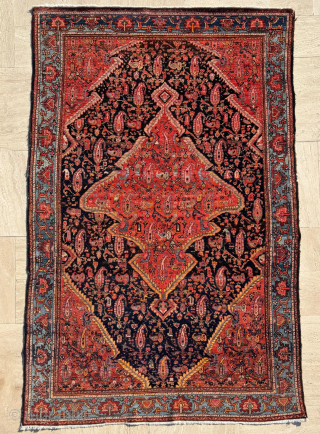 Late 19th Century Melayer. Size: 125 x 190 cm




                        