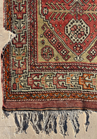Mid 19th Century Yuntdağ Rug.Size: 105 x 160 cm                        