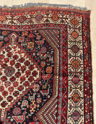 Circa 1880 Qhasqai Rug. Size:173 x 272 cm                         