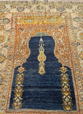 Late 19th Century Sivas Prayer Rug. Size: 117 x 154 cm                      