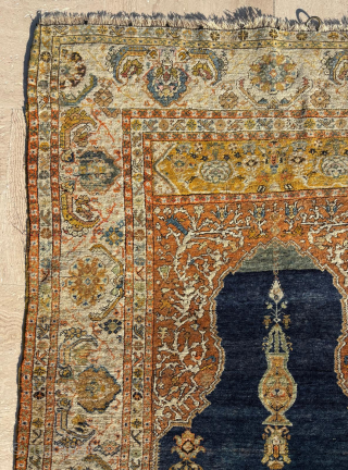 Late 19th Century Sivas Prayer Rug. Size: 117 x 154 cm                      