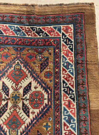 Mid 19th Century Sarab Rug. Size : 113 x 197 cm
