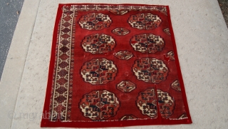 18th century Salor main carpet fragment.
size 40x37                          