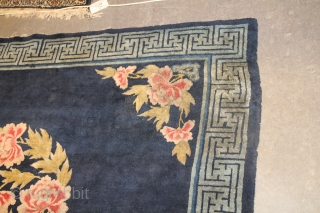 Baotao Chinese rug
Circa 1920
Size: 1.50 x 1.82
Beautiful Simple antique Baotao Chinese Rug, little marked on the border but still very very pretty.

           