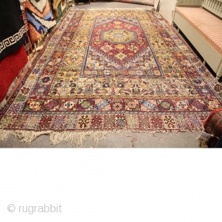 Antik Rabat Carpet
Large Beautiful Shabby Chic Antique Moroccan Carpet
Old repairs, worn in places and slit in one end.
Size386x235               