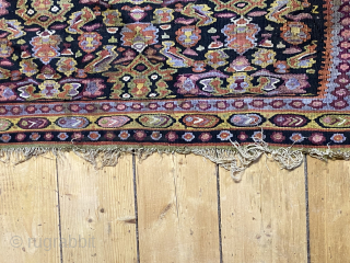 Semi Antique Senneh Kelim
Size: 330 cm x 208
Condition: Good, small colour run in the middle But general overall condition good.
             