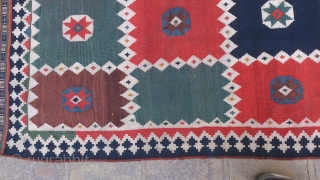 kilim gashghai south of iran 9.6 by 5.1 ft 19 century. it's made by wool and cotton (white color)              