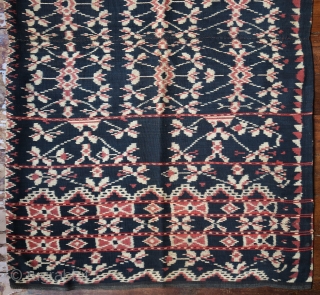 Indonesia | Early 20th C ikat tubeskirt

Pou dula nggeo no dula penis (tubeskirt with “black” And “cross” motifs)

Indonesia, Rote island, 1920s

Handspun cotton, natural dyes, warp ikat

An early tubeskirt (pou) woven on the  ...