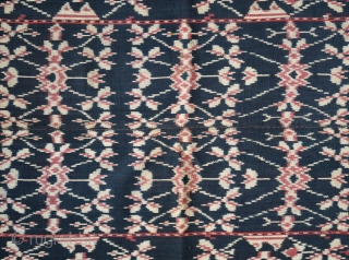 Indonesia | Early 20th C ikat tubeskirt

Pou dula nggeo no dula penis (tubeskirt with “black” And “cross” motifs)

Indonesia, Rote island, 1920s

Handspun cotton, natural dyes, warp ikat

An early tubeskirt (pou) woven on the  ...