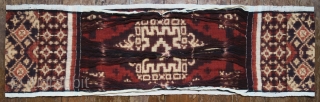 Balinese Double Ikat Textile (Geringsing), uncut warp 

Indonesia, Bali, Tenganan Pageringsingan, Bali Aga people, mid 20th century 

Handspun cotton, natural dyes, warp and weft ikat

Description: A fine example of the renowned double  ...