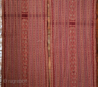 West Timor | early 20th C ikat sash (sikap) | Indonesia 

Indonesia, West Timor, Malaka, Manulea, 1920—1940 

Commercial cotton and dyes, warp ikat

A very fine, striped ikat men’s sash (sikap) woven by  ...