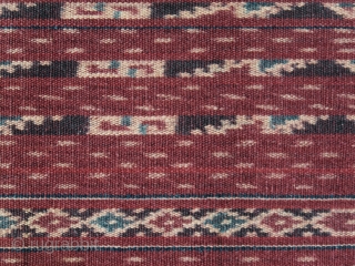 Indonesia | Early 20th C Bridewealth Ikat Tubeskirt (Kewatek Méan)

East Flores, Ili Mandiri, Bama, Lamaholot people, 1920 – 1940

Handspun cotton, natural morinda and indigo dyes, warp ikat

Woven in handspun cotton with fine  ...