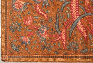 Javanese Batik Breastcloth made in 3 States (Kemben Batik Tiga Negeri)

Origin: Java, Solo / Lasem / Pekalongan, 1900 - 1920

Technique: Natural dyes, hand-drawn batik (tulis)

Description: A fine breastcloth (kemben) hand-drawn separately in  ...