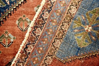 Late 19th century Qashqai. All natural colors with harmonious palette. Fine weave and wonderful composition. 115cm x 140cm               