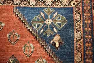 Late 19th century Qashqai. All natural colors with harmonious palette. Fine weave and wonderful composition. 115cm x 140cm               