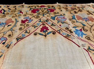 Silk embroidered Uzbek suzani prayer panel. c. 1900. 126x 77cm
                       