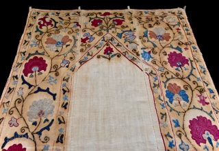 Silk embroidered Uzbek suzani prayer panel. c. 1900. 126x 77cm
                       