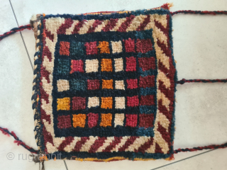 Tribal small Bakhtiari/Luri Gabbeh chanteh bag, 27x25cm
Lovely minimalistic nomadic pattern

Please contact me only directly:

goekay.sargin@yahoo.de                   