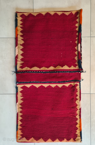 Qashqai/Ghashghai Khorjin saddlebag with an interesting pattern on the back. Very good condition. Dimensions: ~ 120x50cm

Please contact me only directly:

goekay.sargin@yahoo.de             